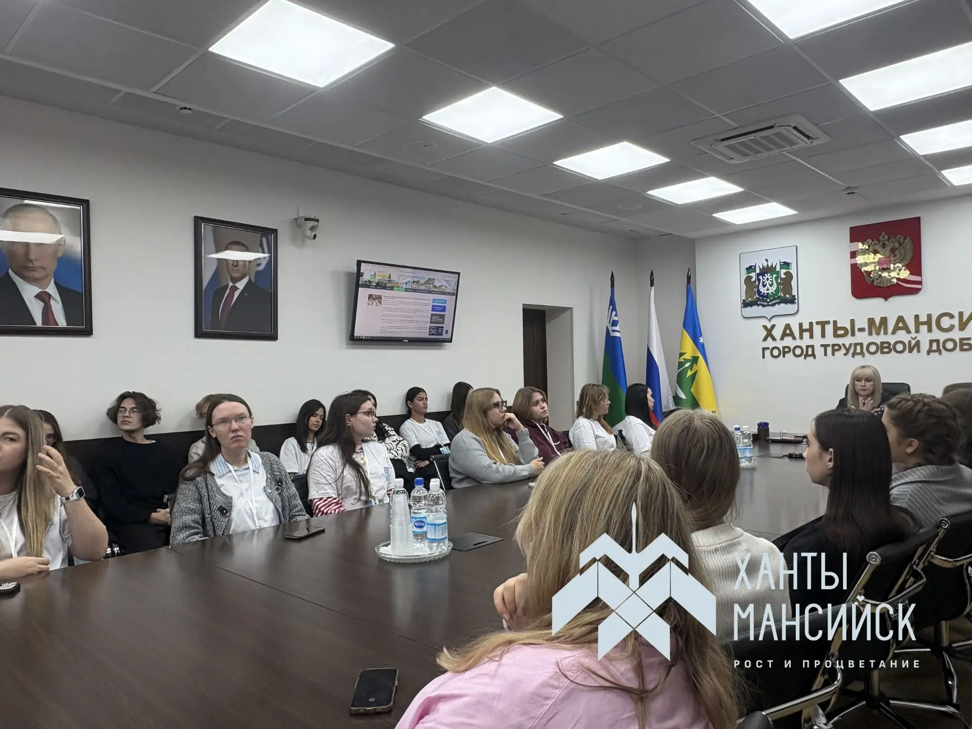В Ханты-Мансийске собрались школьники со всей Югры 🧑‍🎓