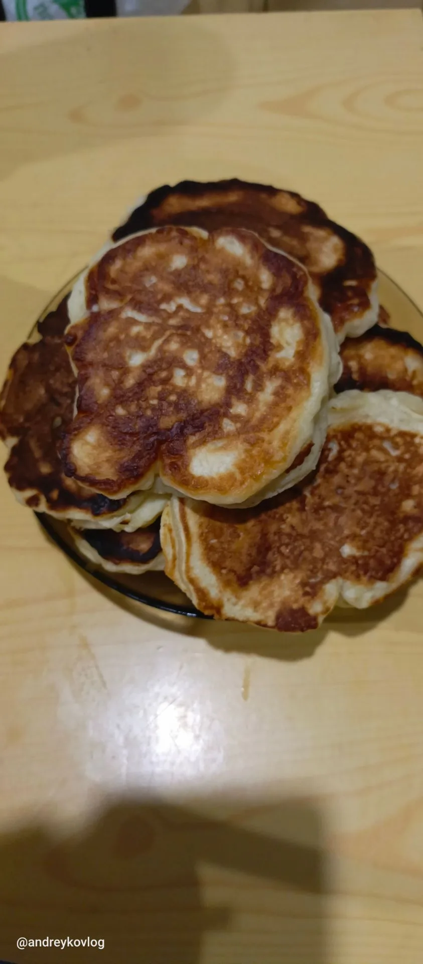 Оладушки 🥞 на ужин с мёдом и сметаной