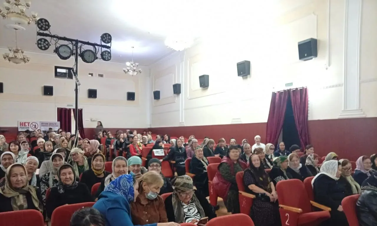 В селе Терекли-Мектеб прошёл душевный праздничный концерт, посвящённый Дню пожилых людей.