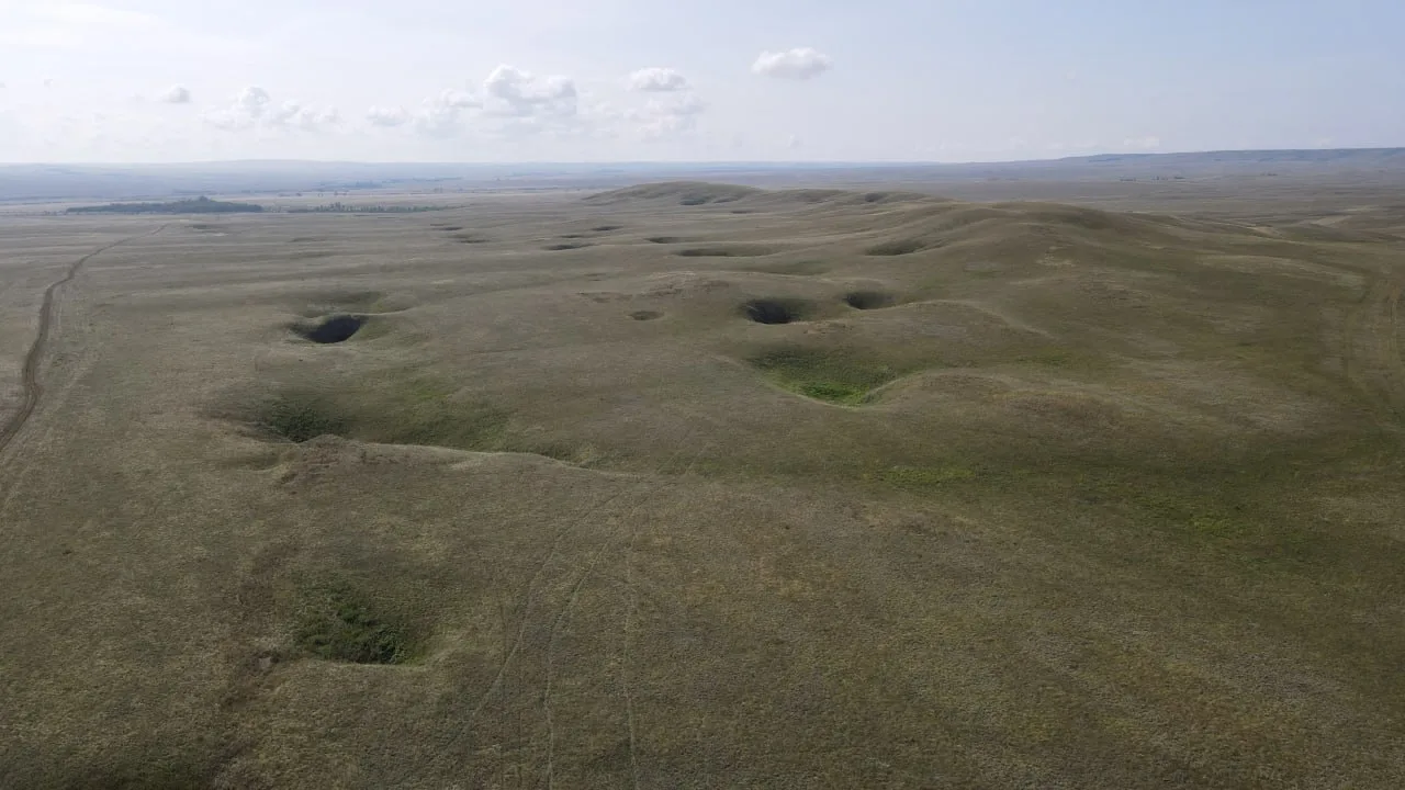 ⛰️Подземное царство посреди степи: Кзыладырское карстовое поле