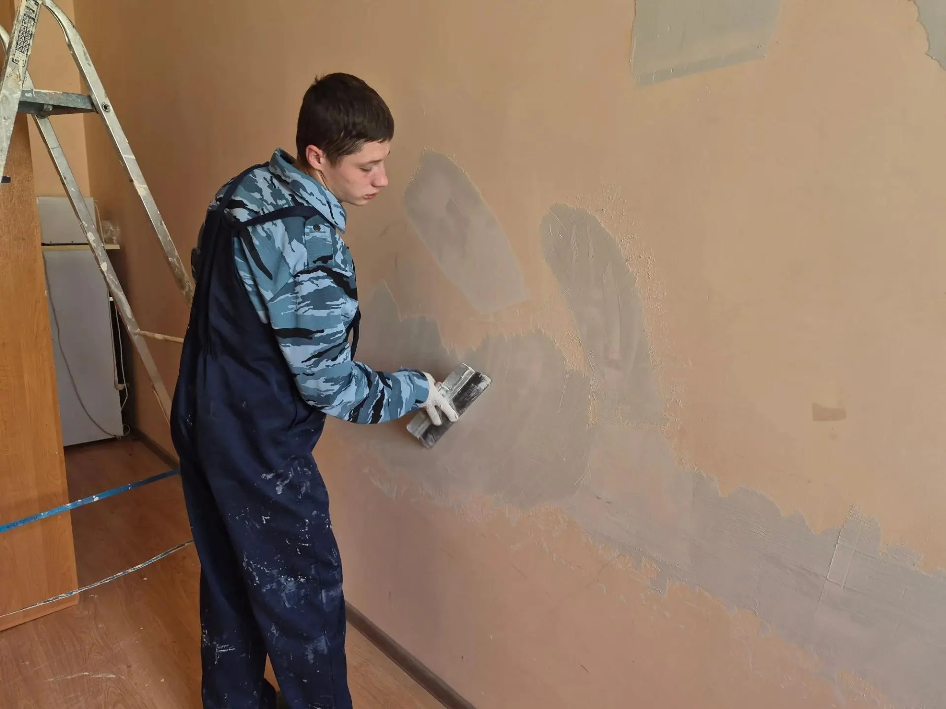 🛠 Ремонт в Астраханском СУВУ: кабинет обретает новую жизнь