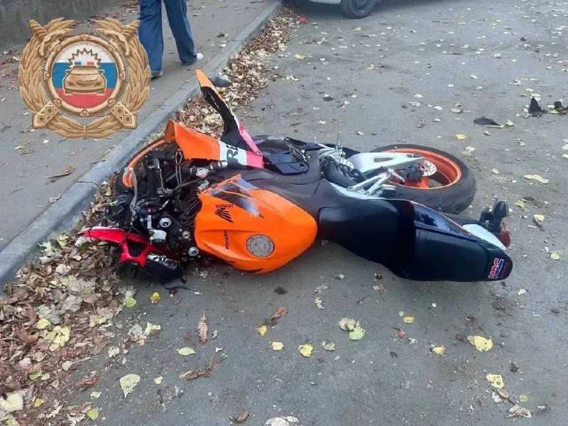 Вчера днем во Фрунзенском районе произошла авария, в которой пострадал водитель двухкол...