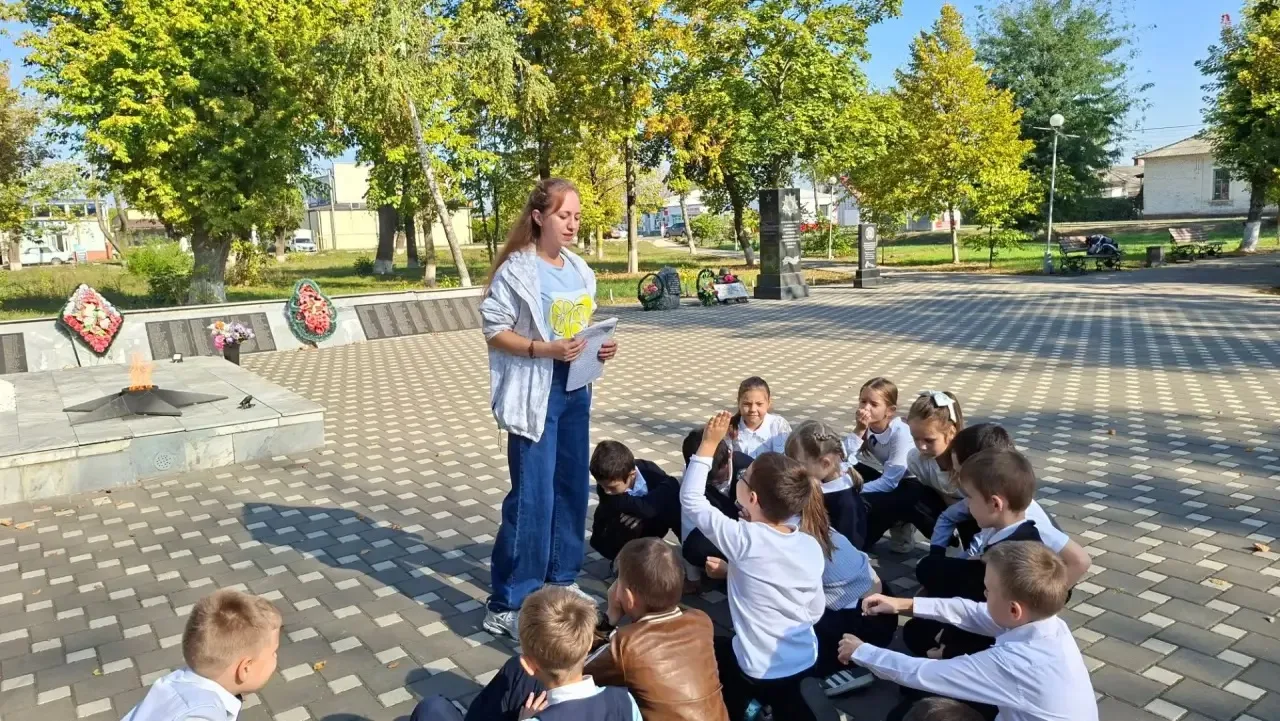 Учащиеся 2Г класса вчера отправились в увлекательное путешествие по станице Нововеличко...