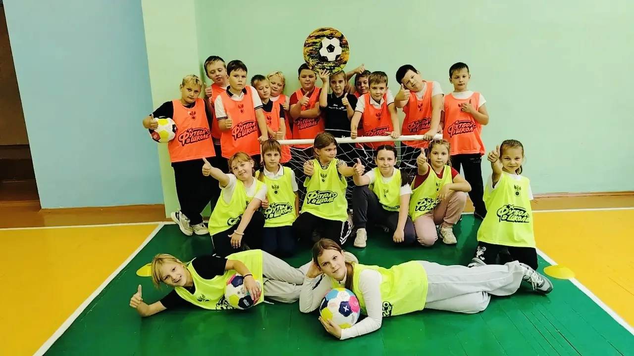 ⚽️🔥 ФУТБОЛЬНАЯ КАРУСЕЛЬ ЗАКРУЖИЛА НАШУ ШКОЛУ! 🔥⚽️