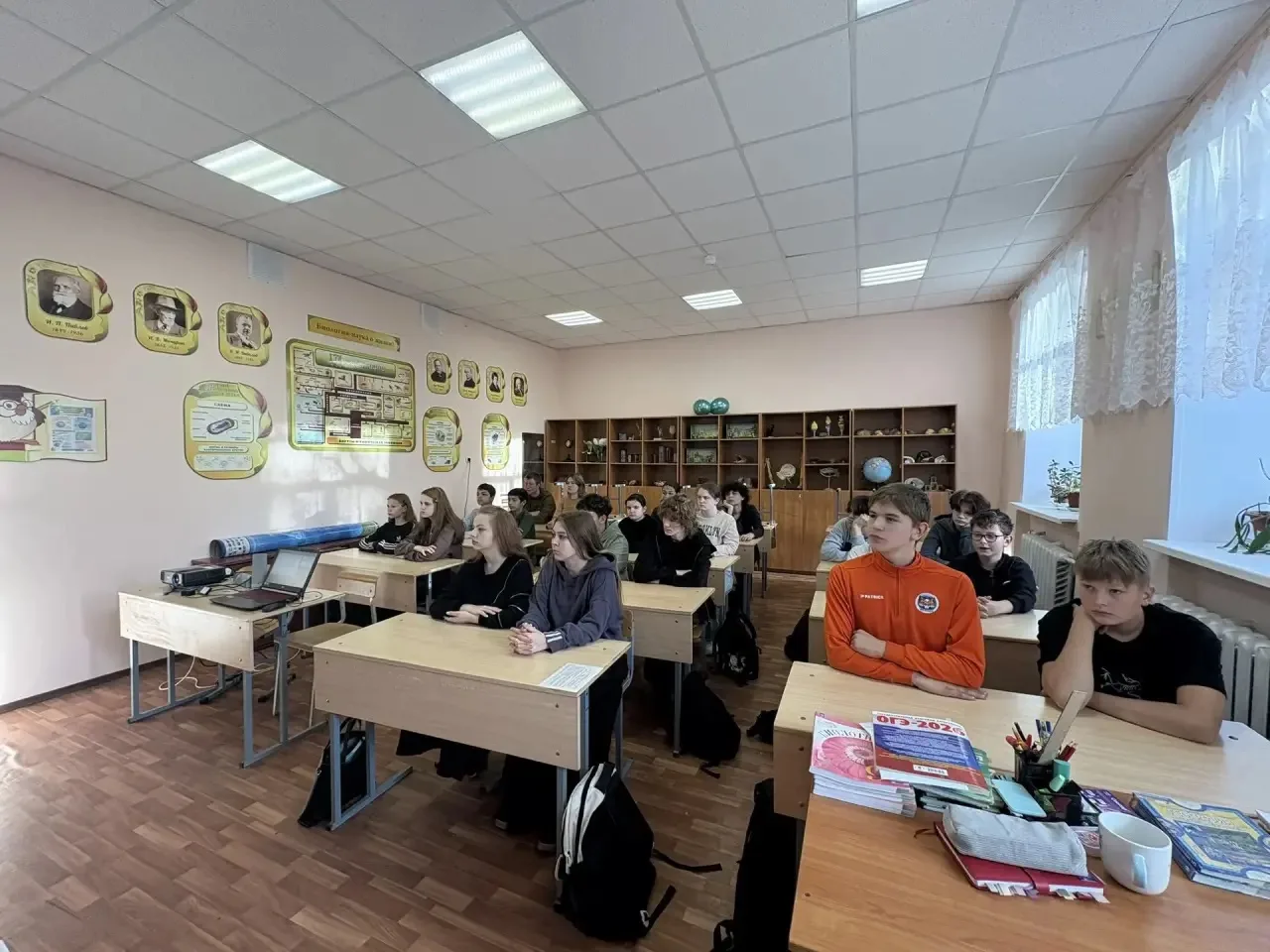 … Сегодня, 8️⃣ октября, в нашей школе прошло занятие по профориентационному минимуму (А...