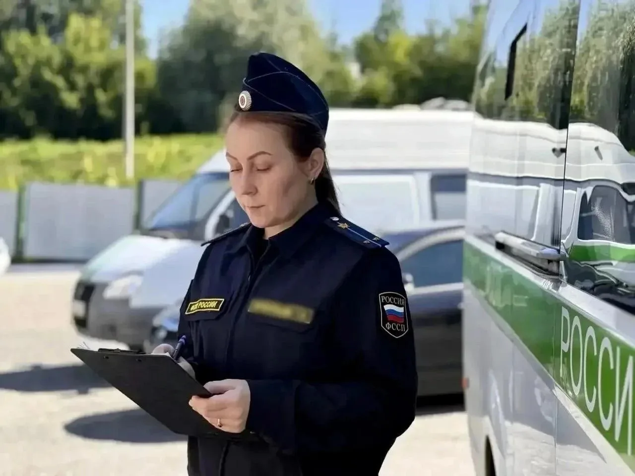 ⭐️ В Чувашии отец троих детей выплатил 309 тысяч рублей алиментов прямо в суде