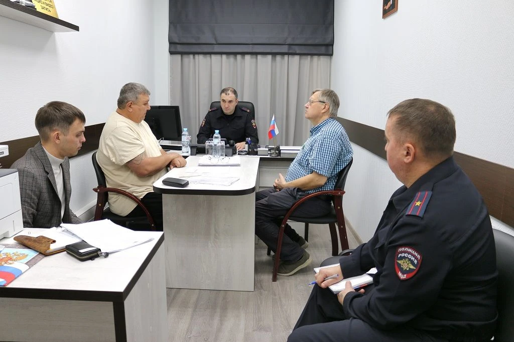 🤝В УМВД России по ХМАО – Югре прошел прием граждан совместно с членом Общественного со...