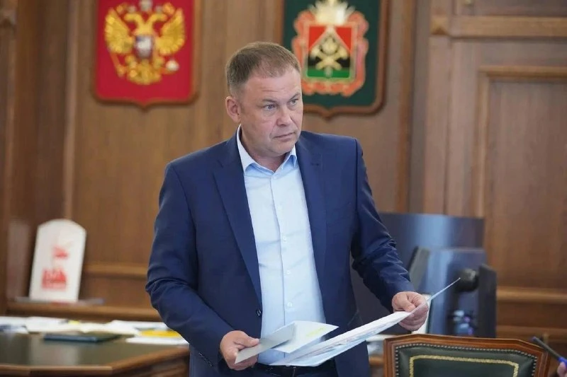 ⬇️Глава Кузбасса все ниже опускается в топе по медиарейтингу среди всех губернаторов Ро...