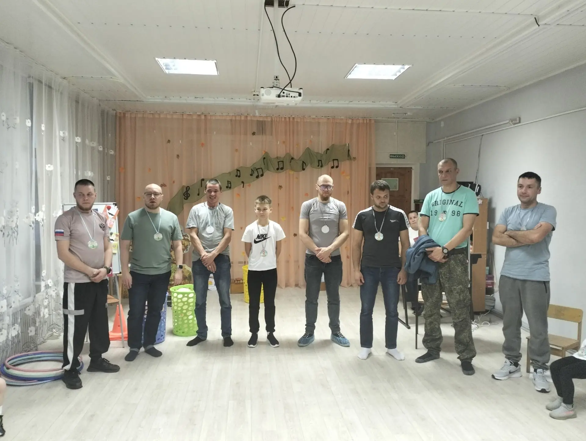 15 октября в младшей и средней группах нашего детского сада прошло спортивное развлечен...
