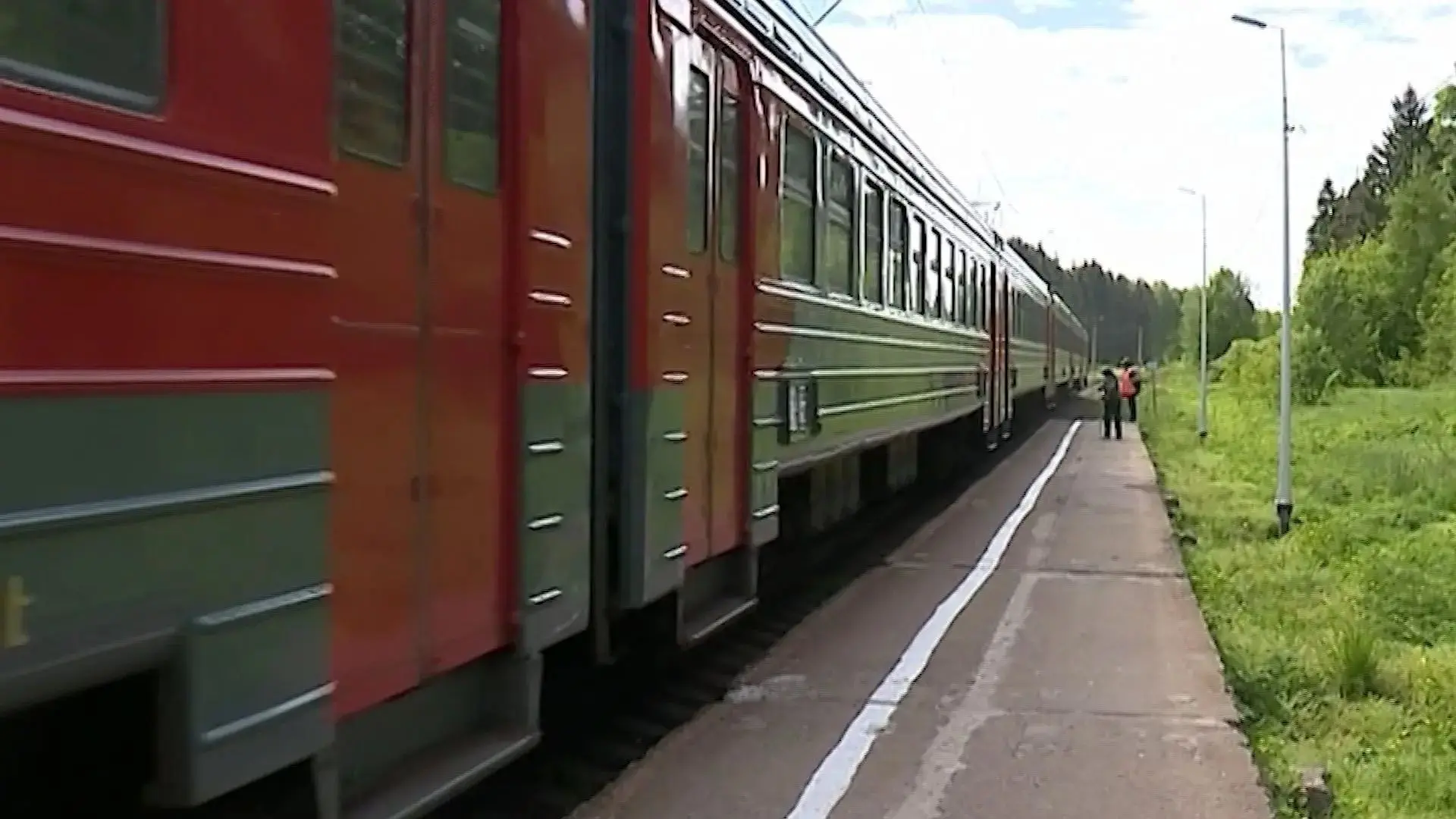 Под Костромой электричка сбила двух женщин
