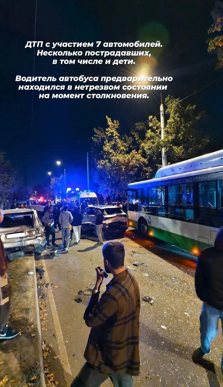 В Бишкеке произошло массовое ДТП, пострадали дети, сообщил вице-спикер Жогорку Кенеша Б...