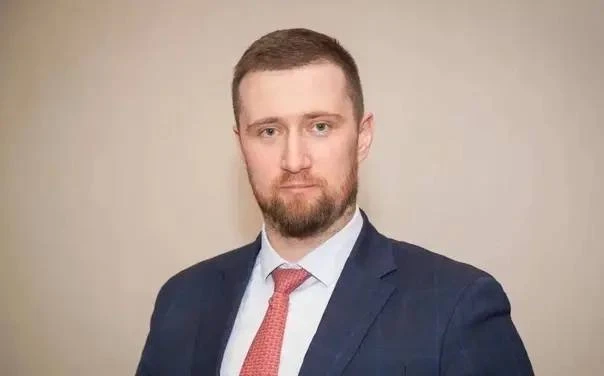 От советника губернатора до главы правительства: Владимир Зверков получил новую должность