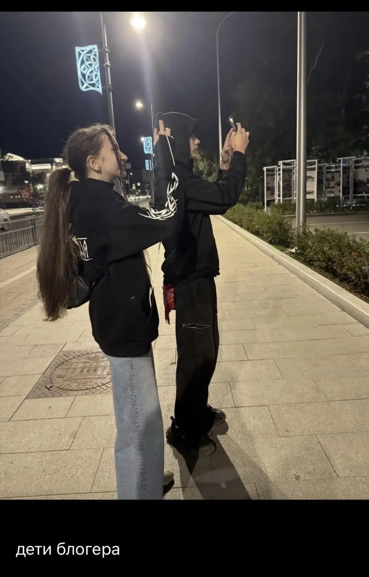 Девочки, ну всё, доигралась я в блогерство! 😂Пока мама снимает влоги, дети уже пошли п...