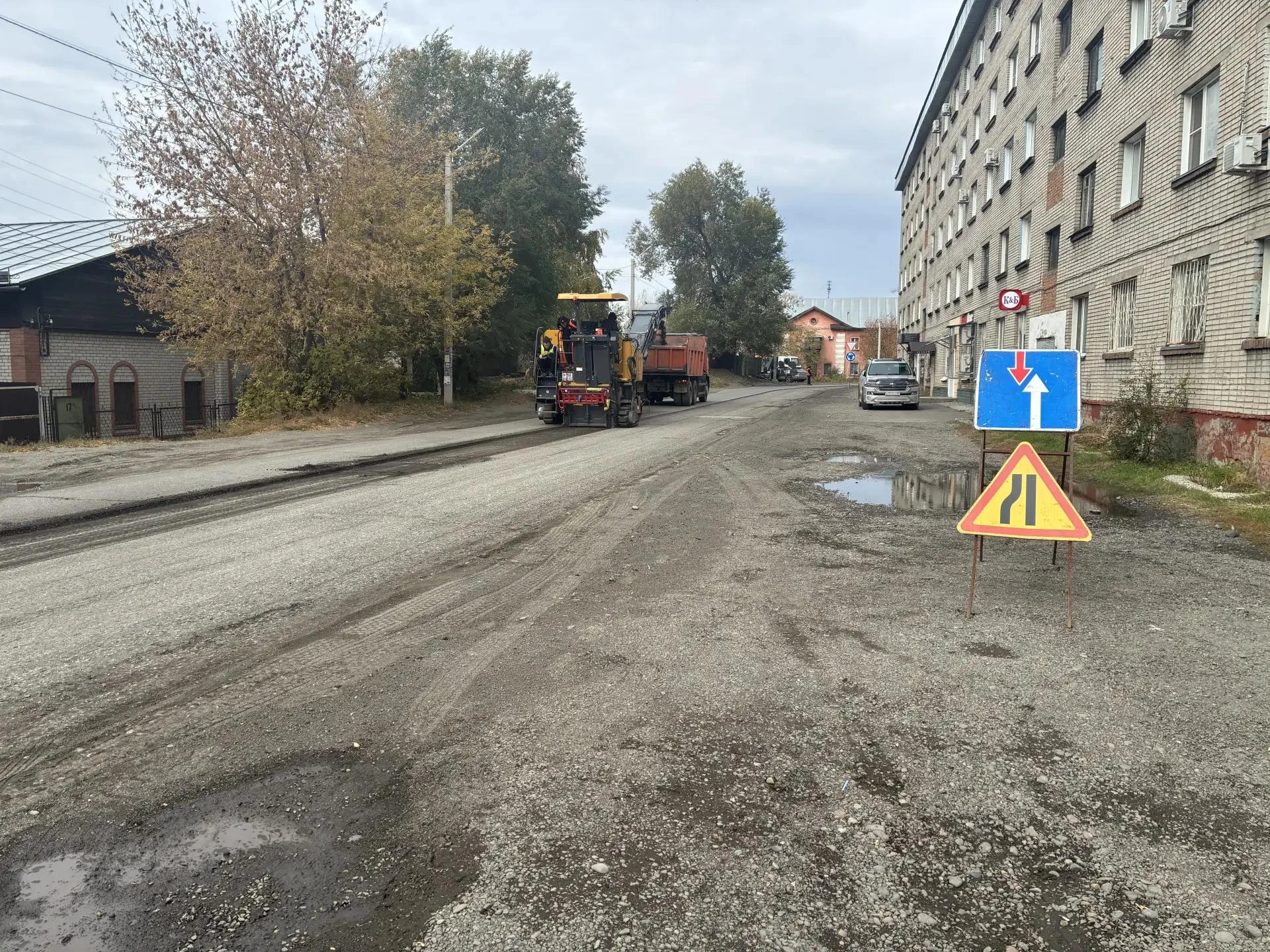 ⚡ Ремонт дорожного покрытия в пер. Николая Гастелло начался в Бийске