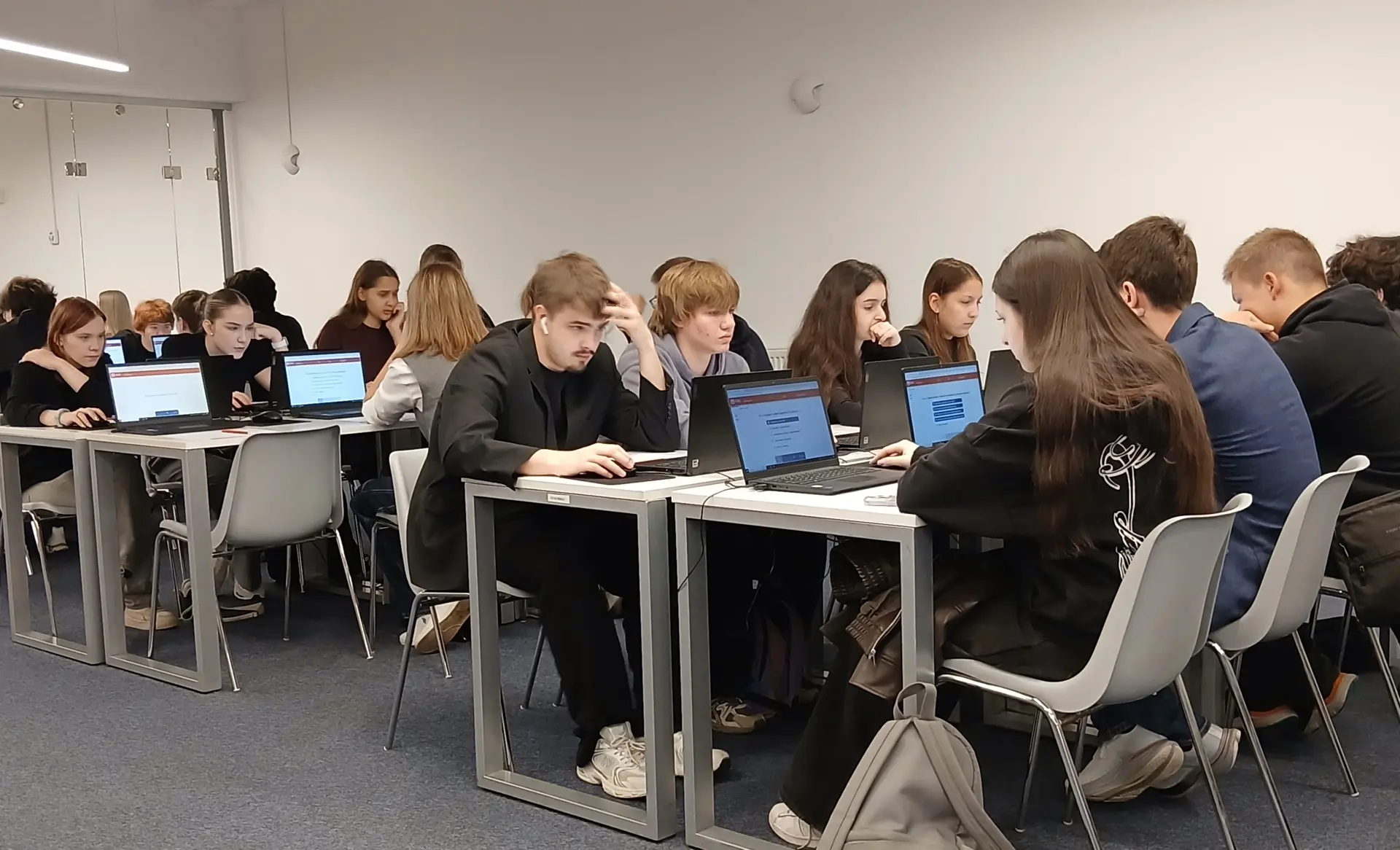 Куда ведёт образовательный маршрут? 🧐 Выпускники проектируют будущее.