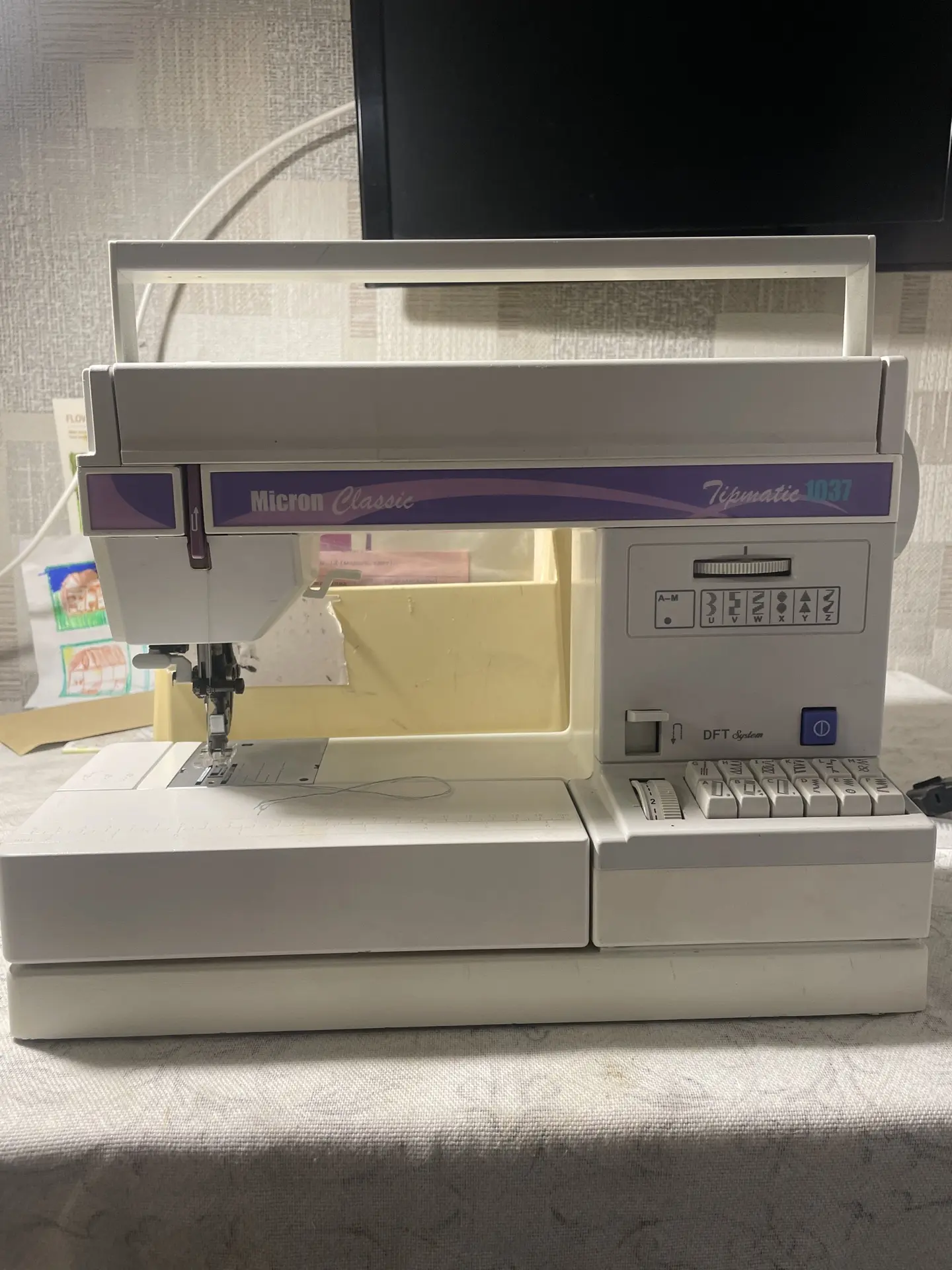 Micron 1037 швейная машина