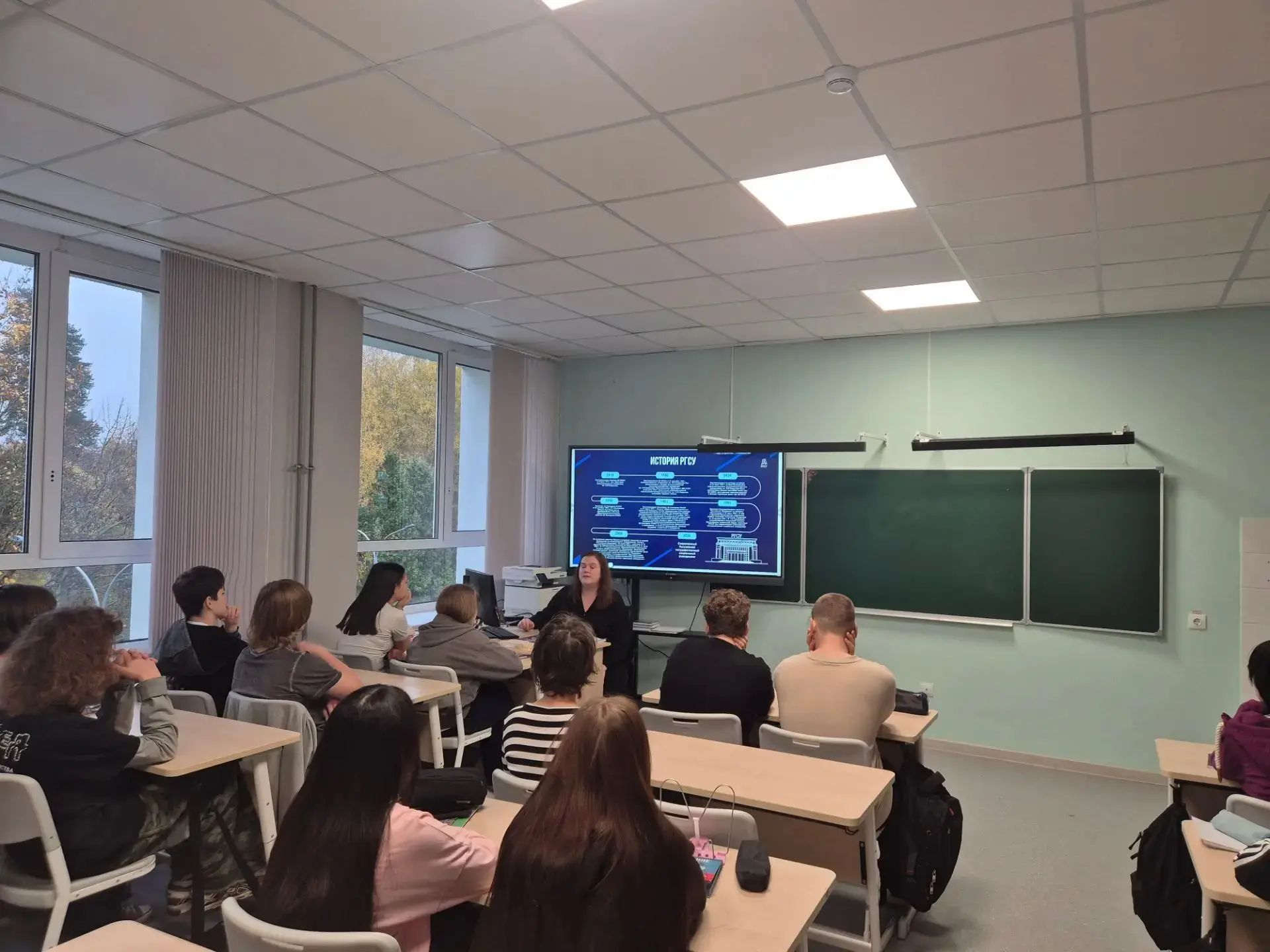 📚✨ В нашей школе сегодня состоялась профориентационная встреча для учеников 9-х классо...