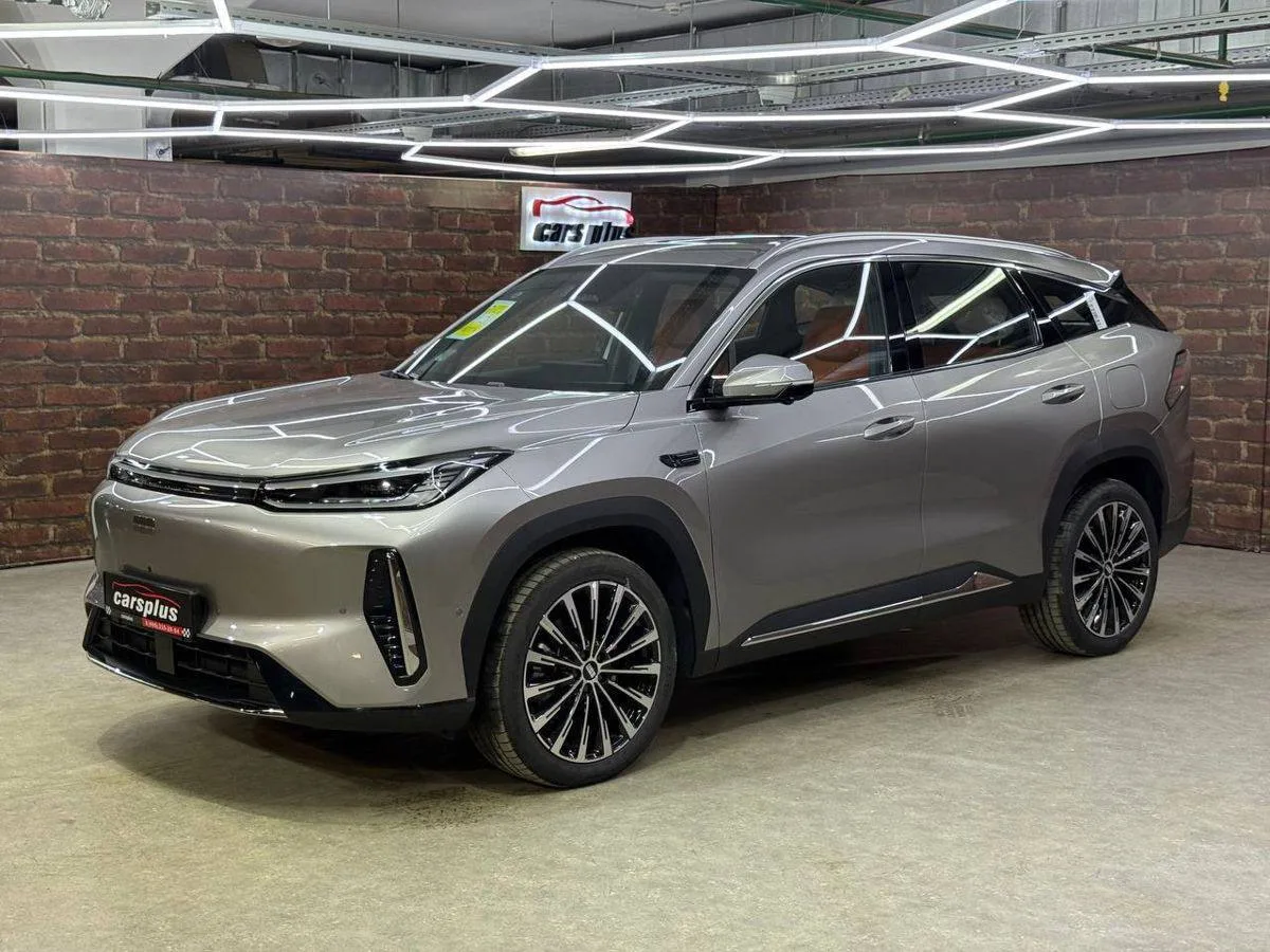🚙 Гибридный кроссовер Geely M7
