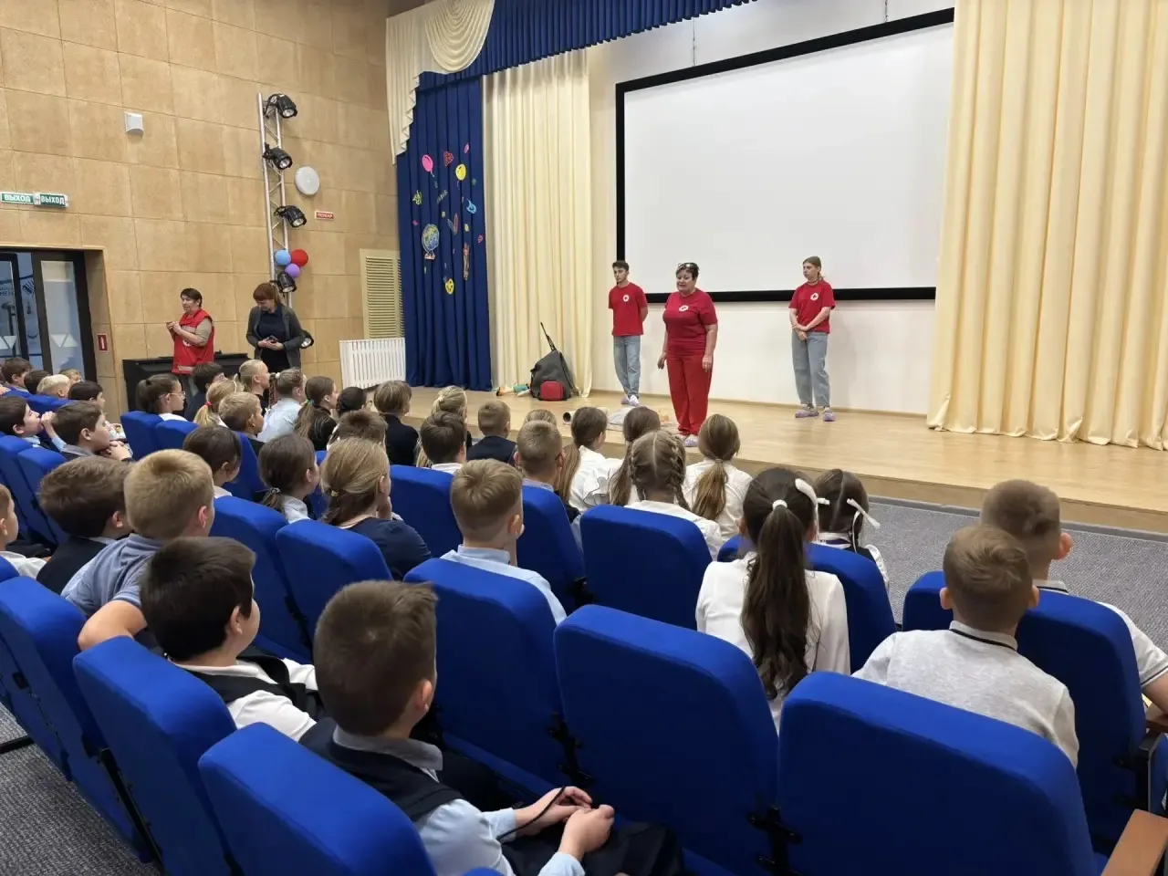🚑 Учимся спасать жизни и творить добро! Важный день в нашем 3 классе❤️