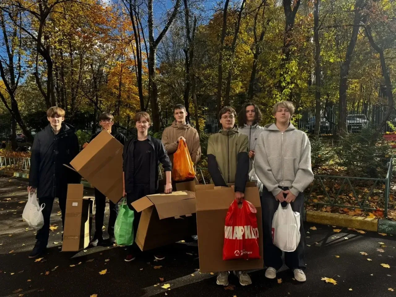 Сбор гуманитарной помощи в нашей школе 🇷🇺