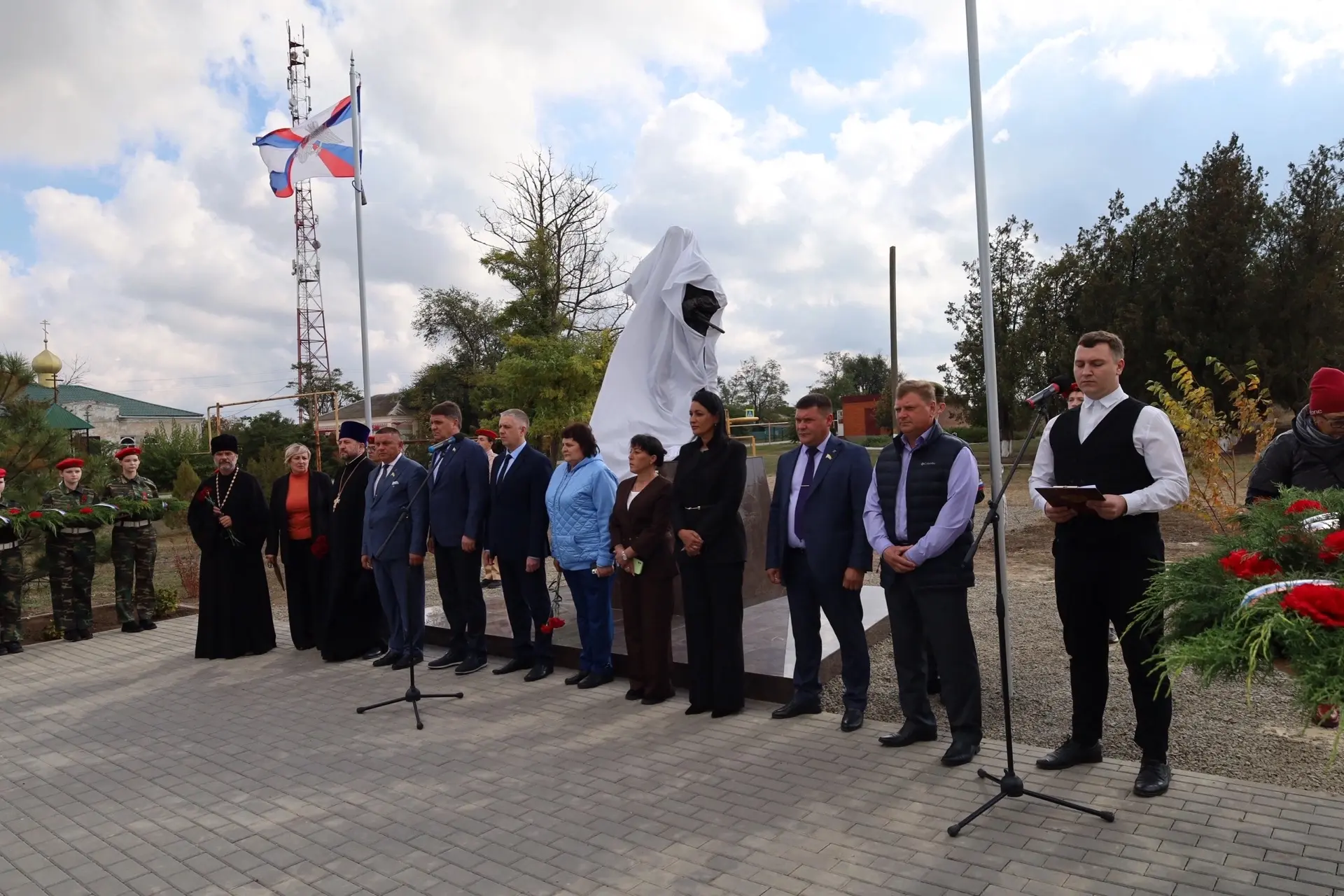 В селе Семибалки открыли Аллею Славы и памятник героям