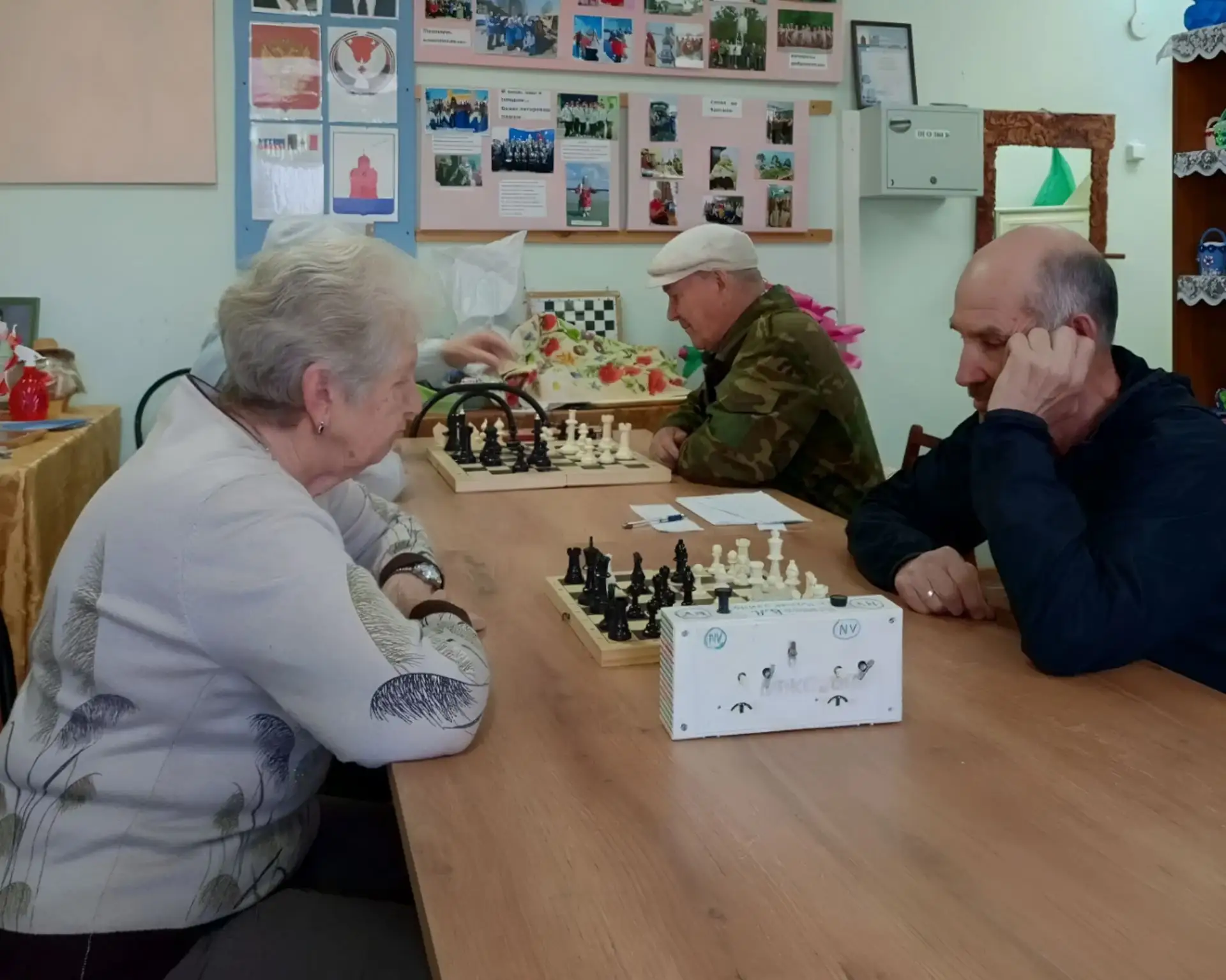 Шахматы и шашки снова в деле — в Каракулино стартует клуб по интересам!