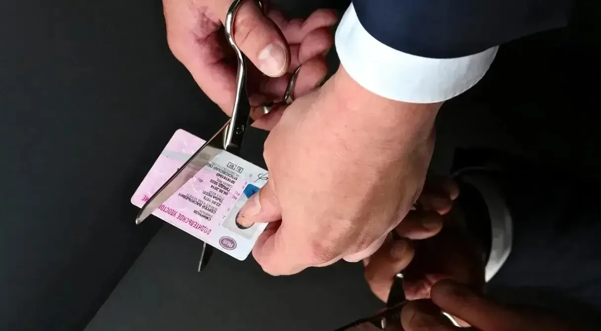 🚗  За частые нарушения ПДД предложили лишать водительских прав