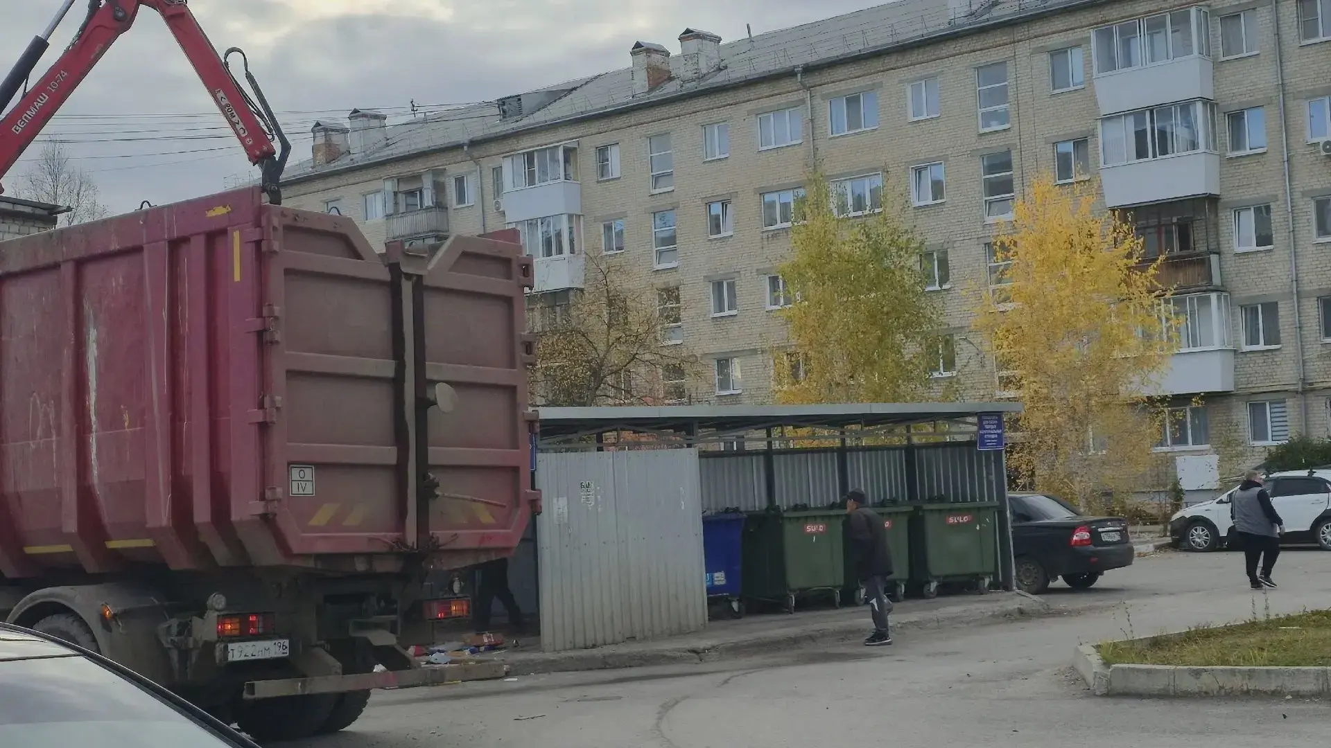 Мусоровозы задержались с выходом на маршруты