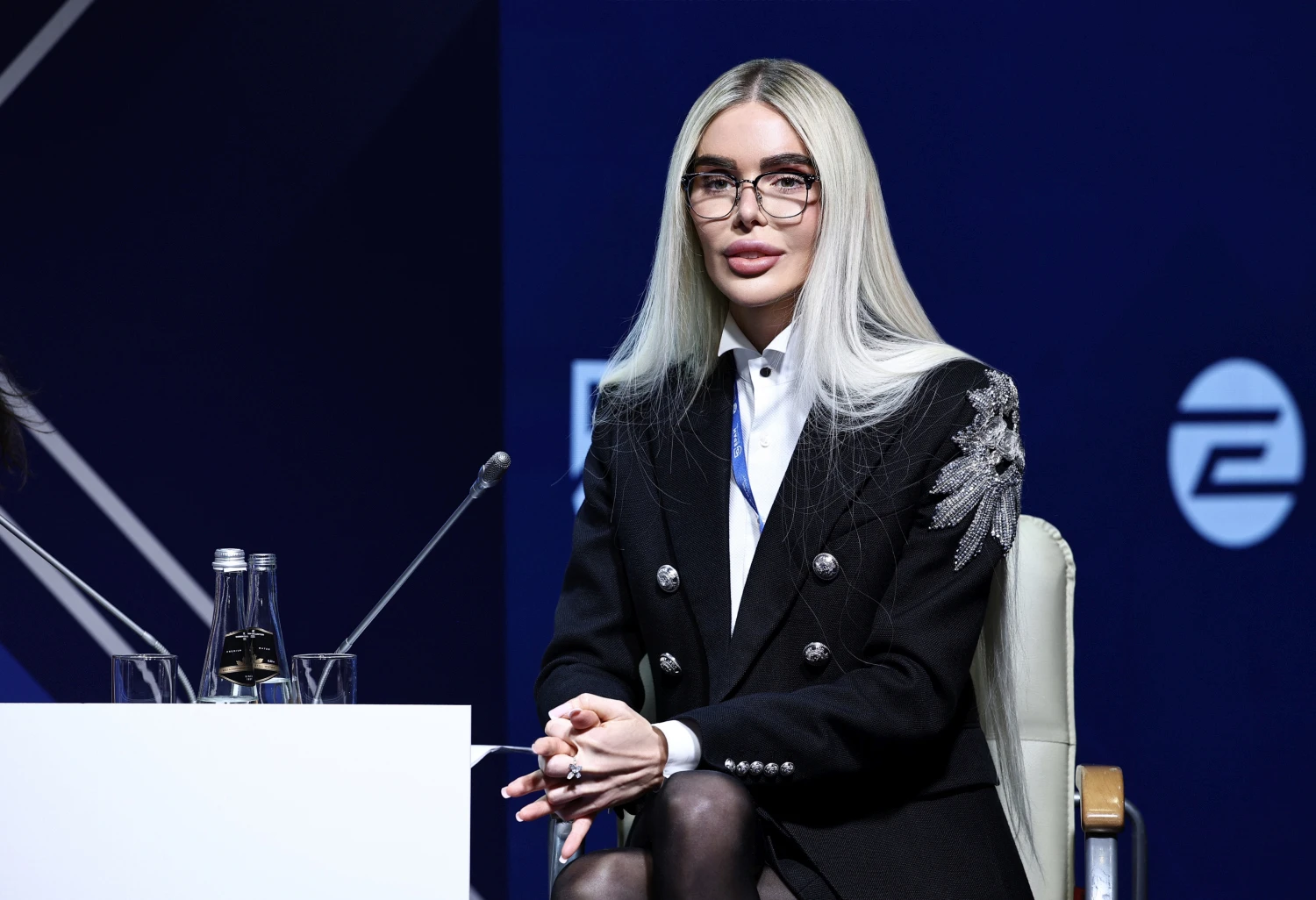 🎙 Алиса Лобанова представила теннисную форму в триколоре