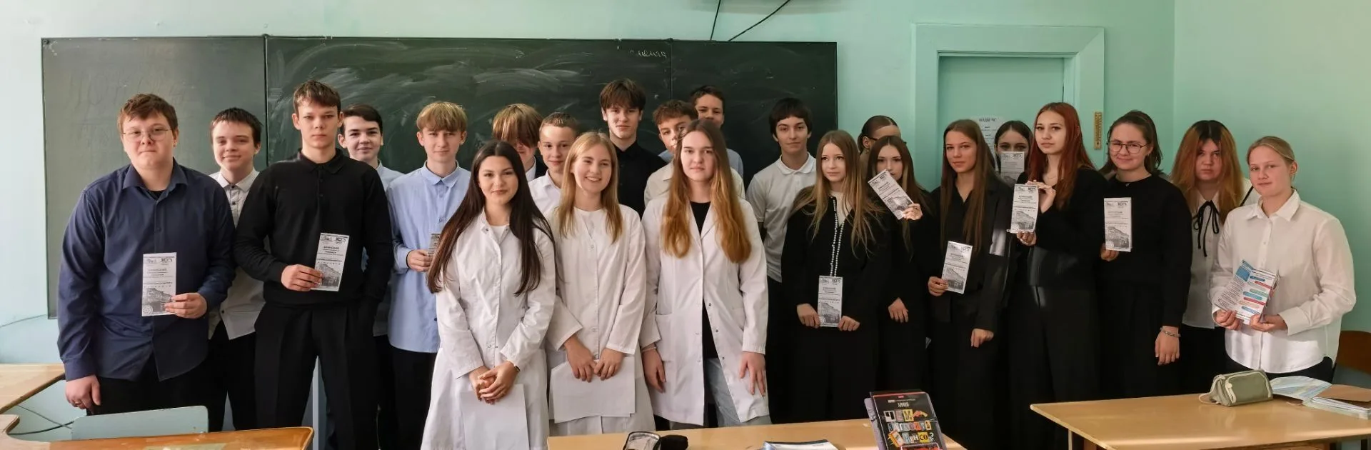 Сегодня (9 октября) с  профориентационным визитом студенты Брянского медико-социального...