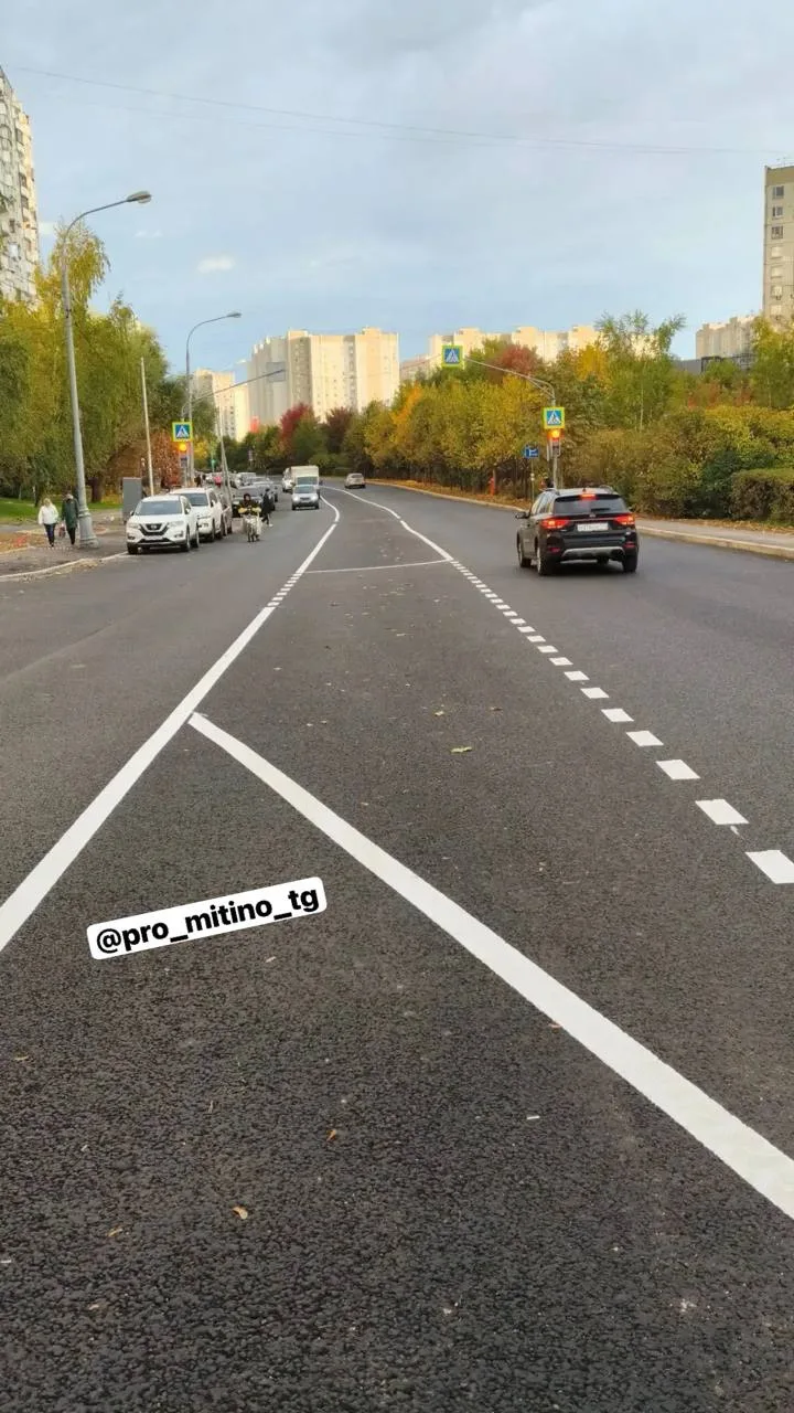 🚦 Митинская улица: минус одна полоса для движения в каждом направлении