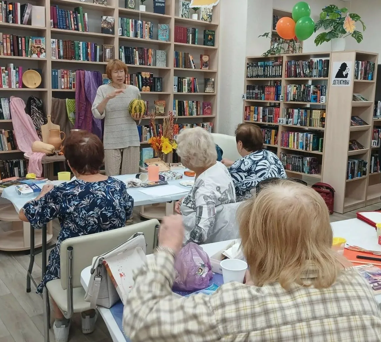 В Модельной библиотеке № 13 после летних каникул вновь распахнул двери клуб «Художники»...