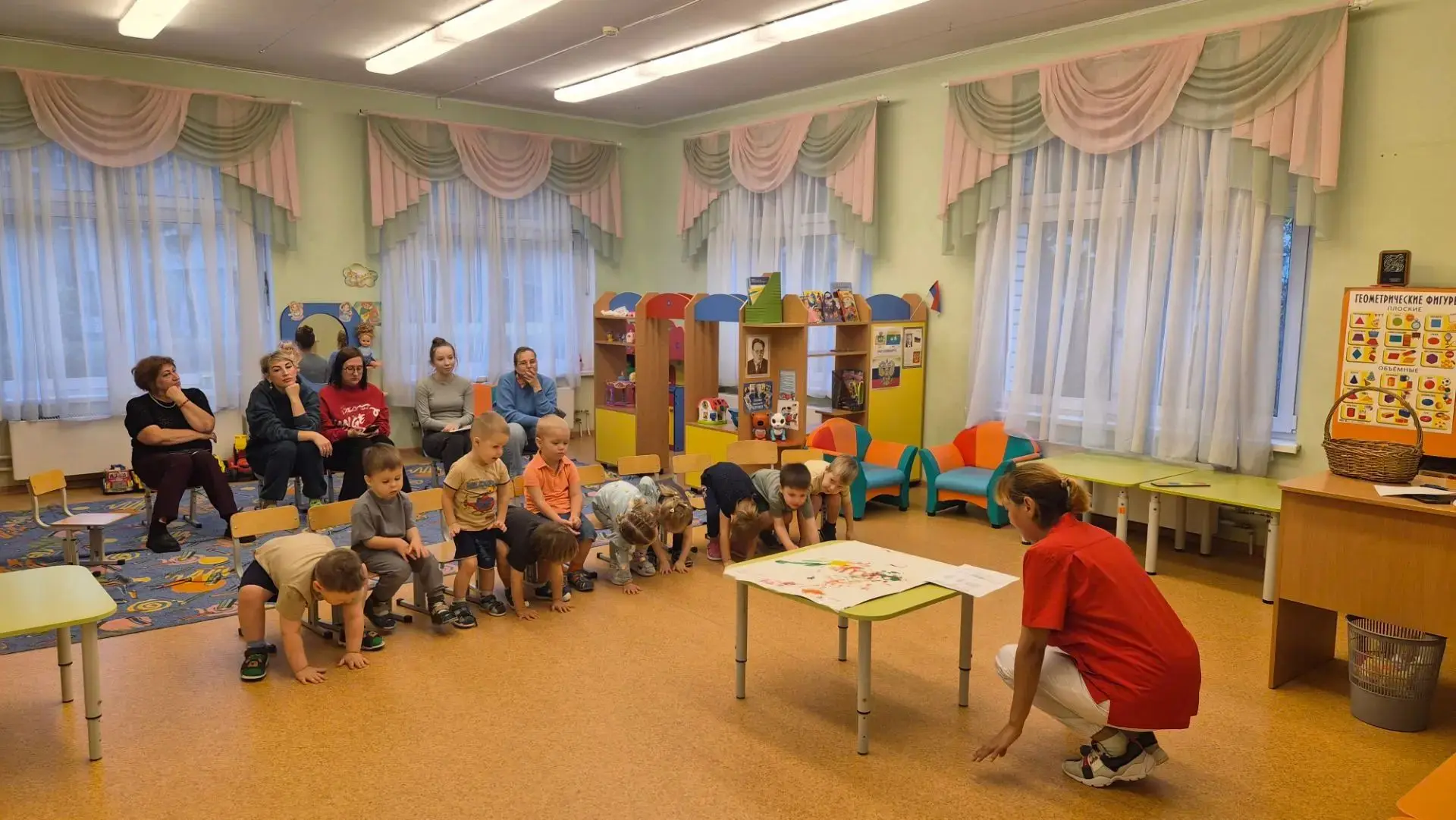 В группе «Солнышко» было по-осеннему ярко! Прошло открытое занятие «Дерево с разноцветн...
