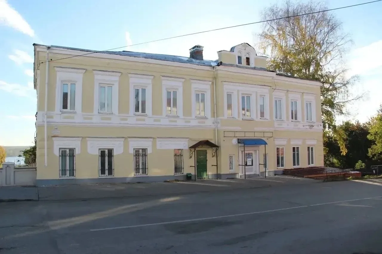 В Сарапуле продолжают обновлять фасады