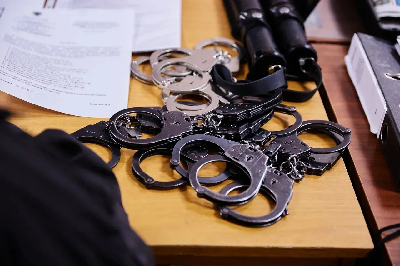 В Твери задержали двух мужчин за фиктивную регистрацию пятерых иностранцев