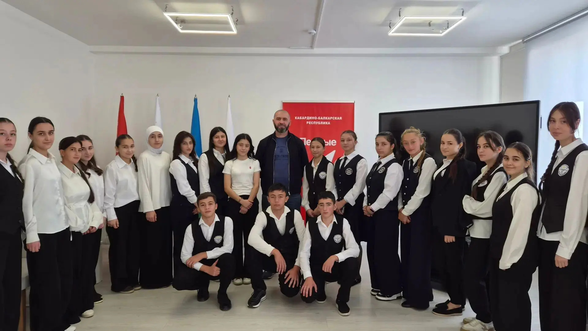 👥В рамках профориентационного часа в доме Молодежного Центра Баксанского района состоя...