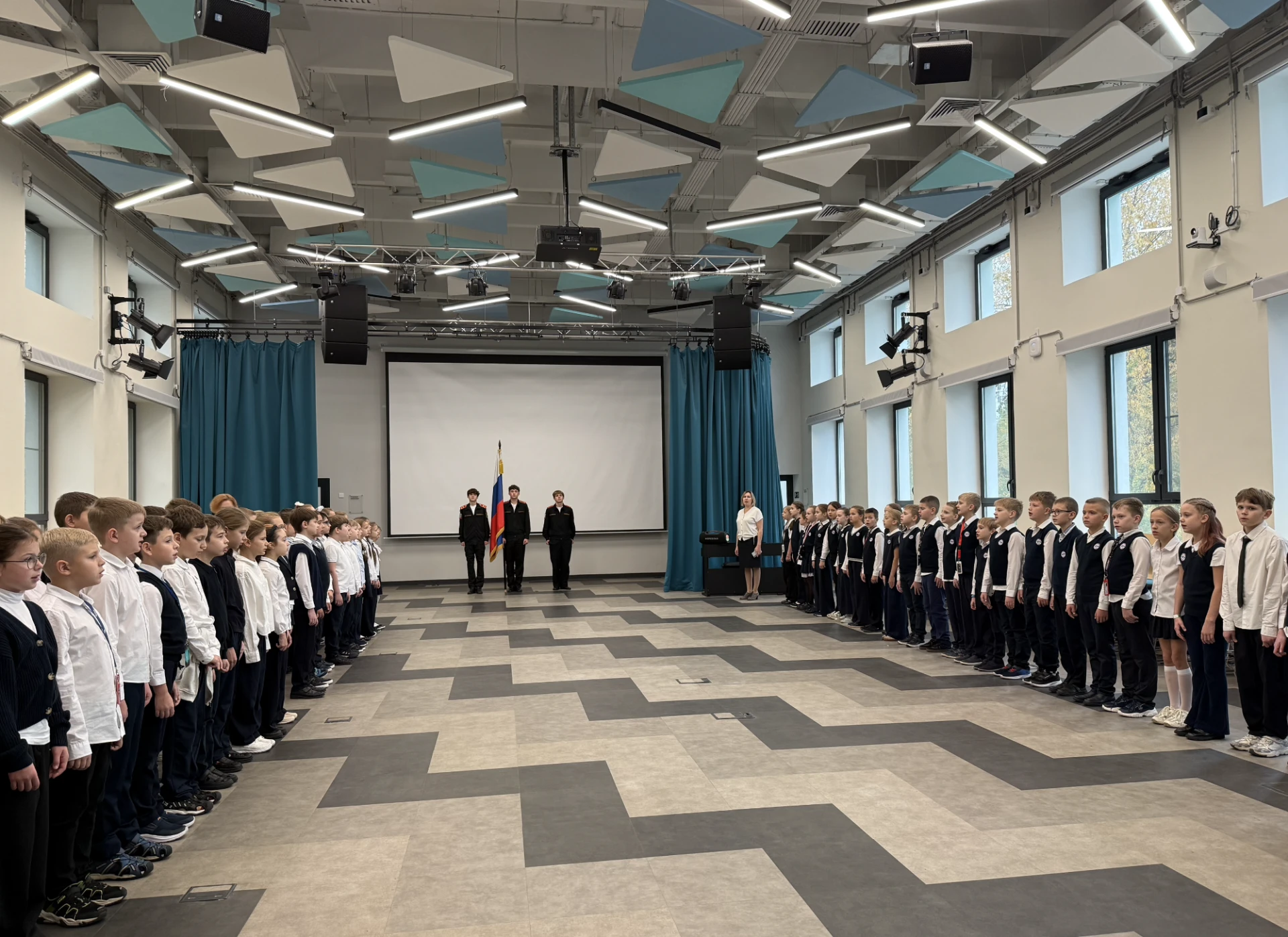 🇷🇺 С началом новой учебной недели!