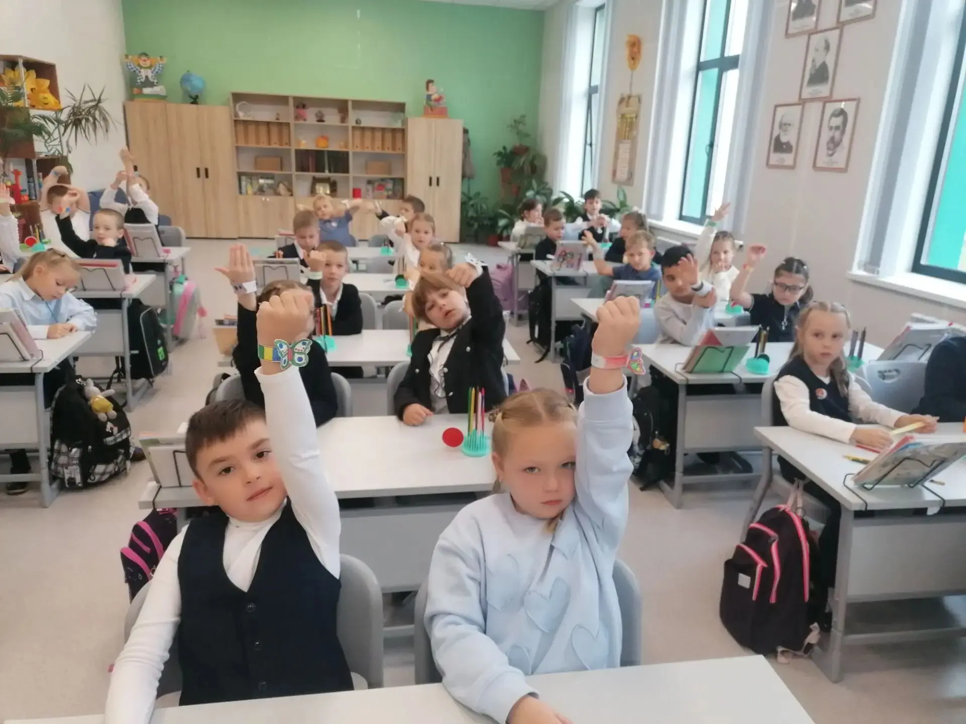 Дружба начинается с улыбки! 🎈