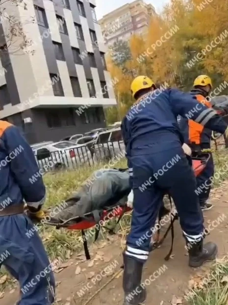 80-летний казанец, страдающий деменцией, упал в овраг и почти сутки не мог оттуда выбра...