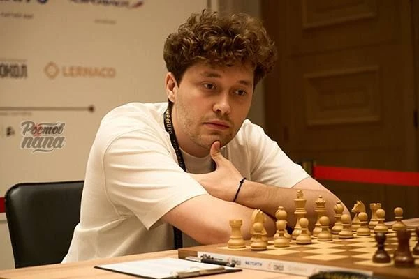 ♟ Андрей Есипенко досрочно завоевал титул чемпиона России по шахматам!