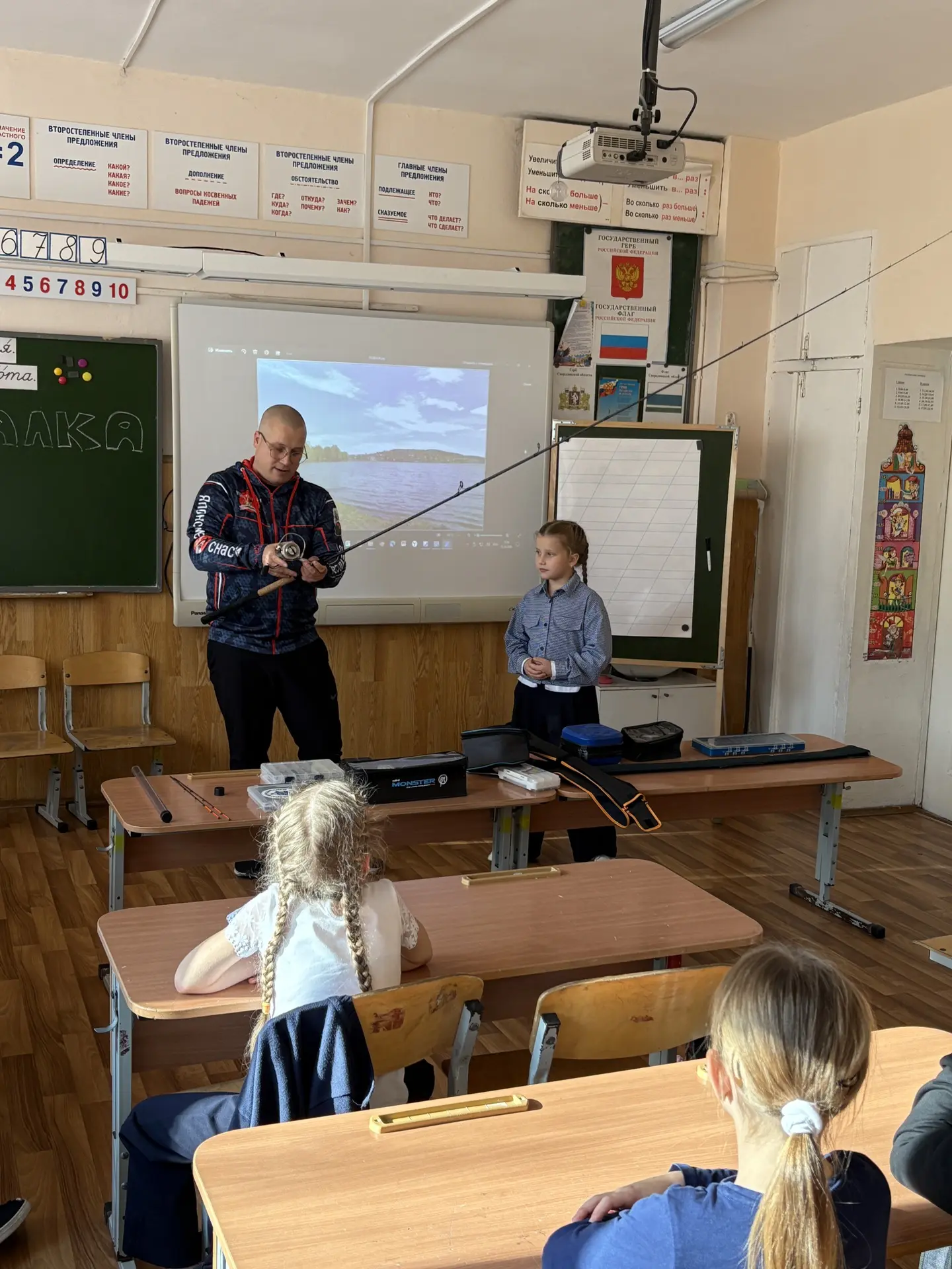 Ко Дню отца в нашей школе стартовали Дни родительских уроков! 🎉К нам уже приходили зам...