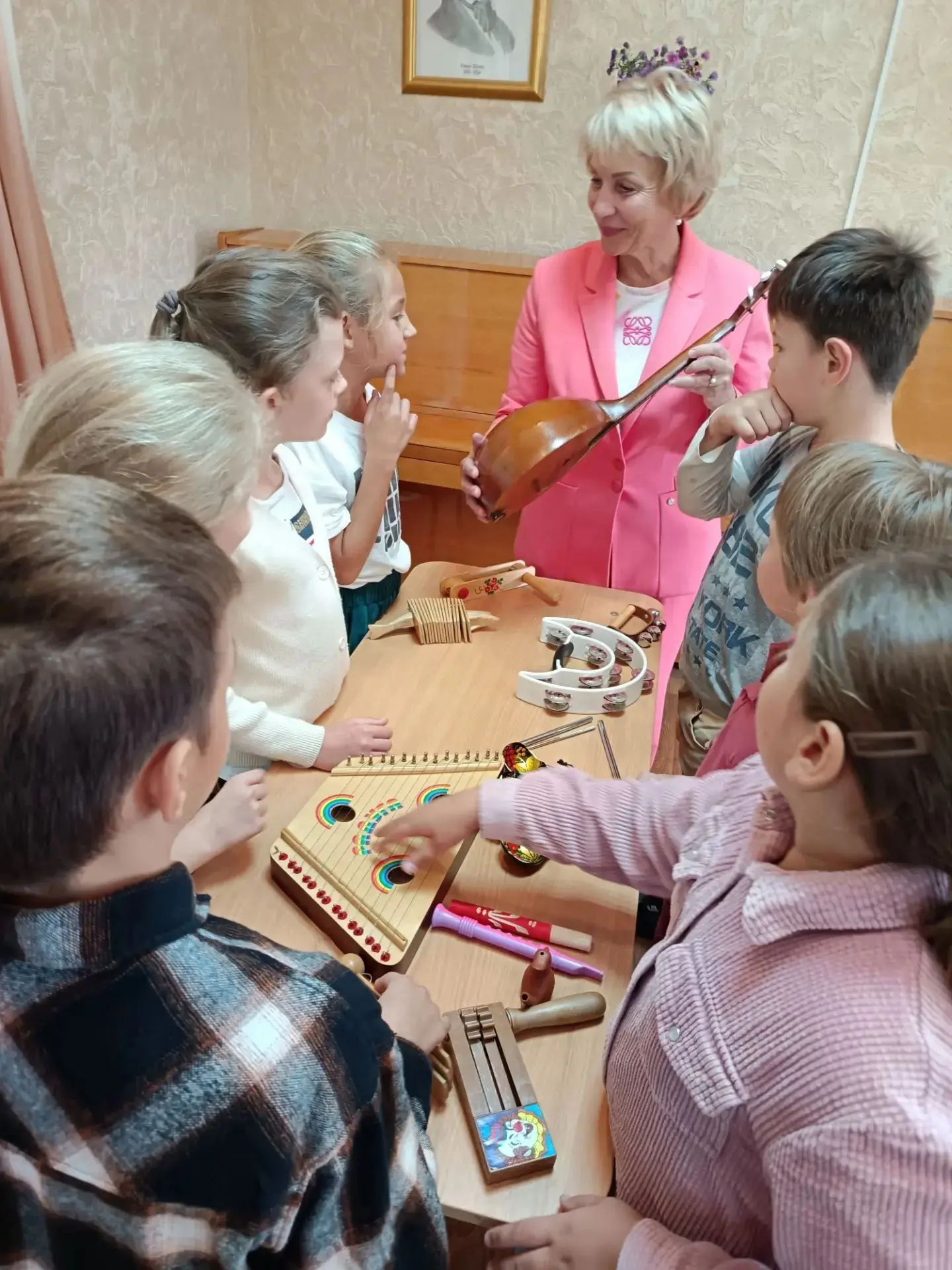 6 октября в музыкальной школе с. Супсех состоялась лекция‑концерт о «Русских скоморохах...