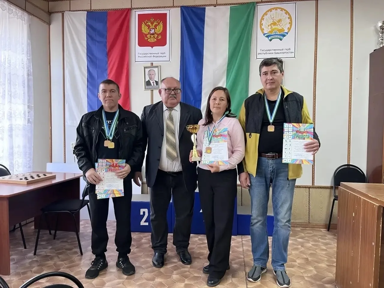 💥 Нуримановский район стал призёром сельских игр по шашкам