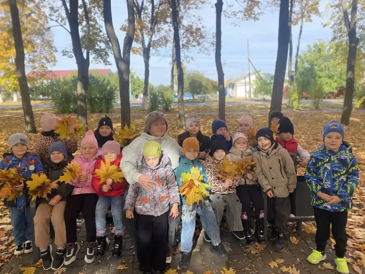 «Волшебница Осень встретила ребят из „Солнышка“»