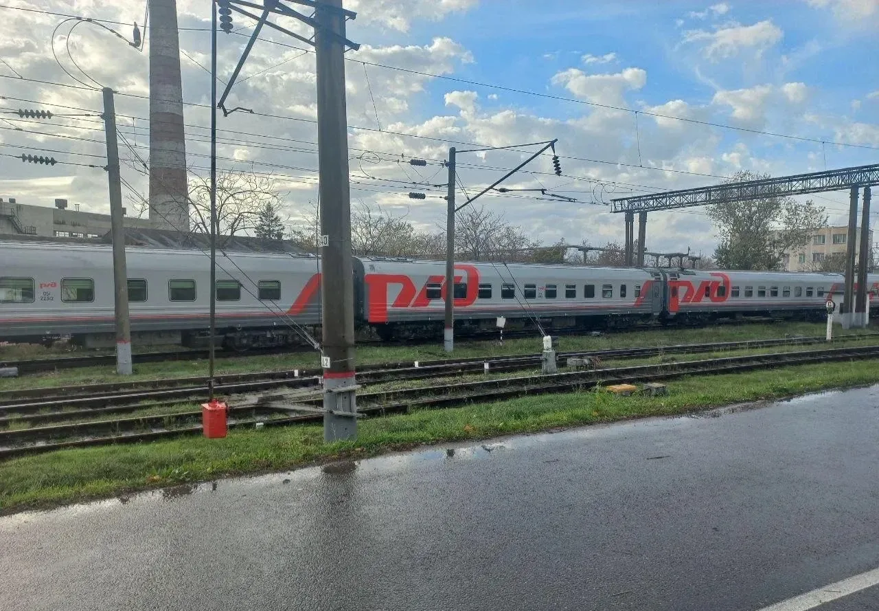 Поезд Новороссийска — Москва задержан более чем на четыре часа после атаки БПЛА
