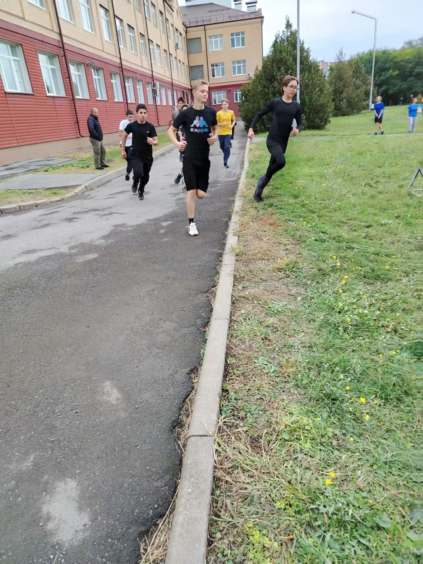 🏃‍♂️ Наши ребята — быстрее ветра!