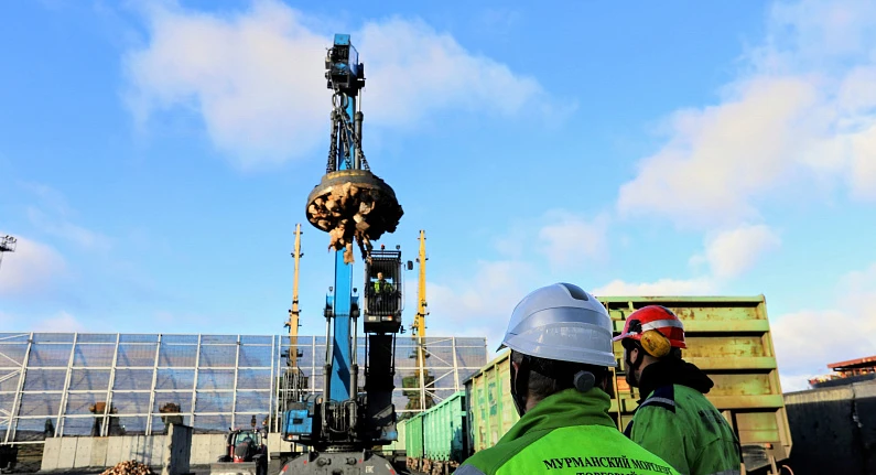 Мурманский морской торговый порт возобновил перевалку чугуна спустя 30 лет