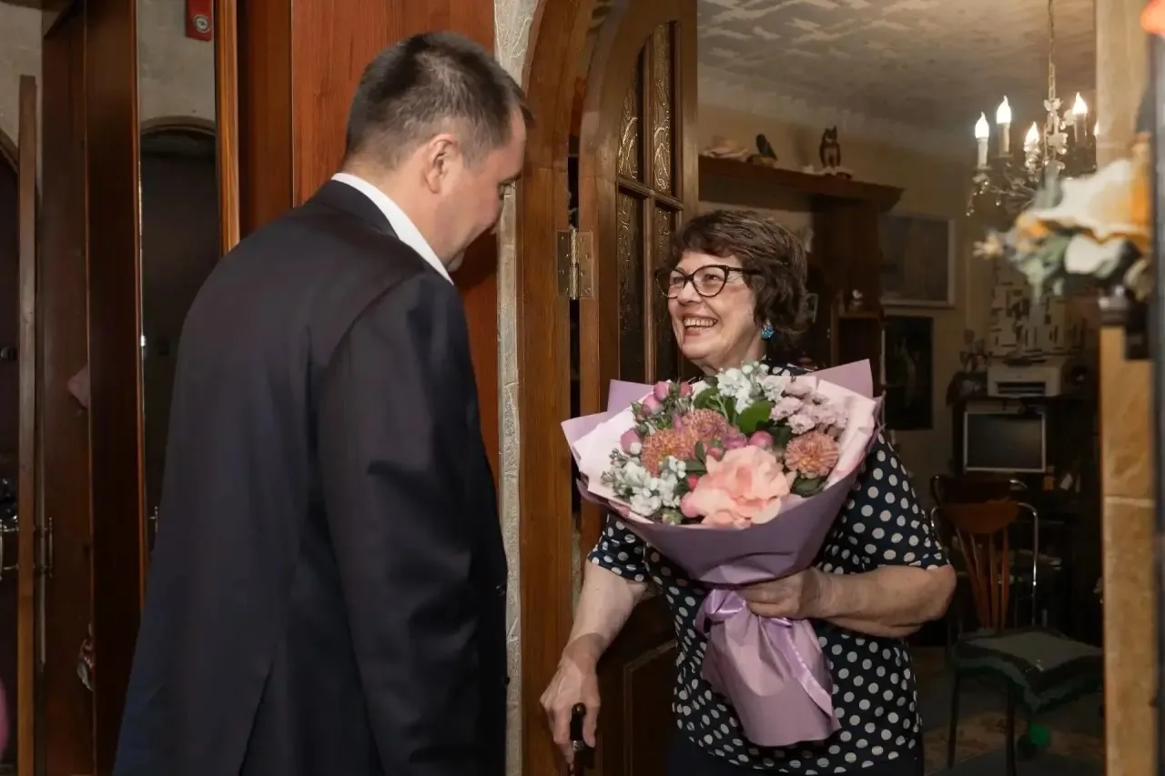 Навестил Ирину Савельевну Самовольнову, возглавлявшую более 30 лет гимназию №1