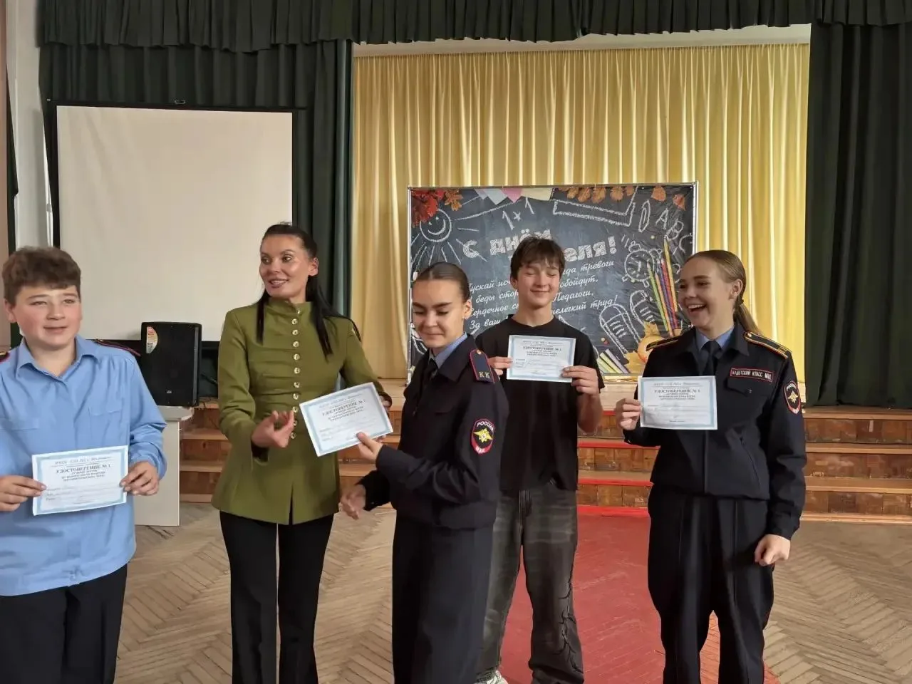 🛡️Сегодня, 8 октября, в стенах школы №2 города Жирновска работники Жирновского районно...