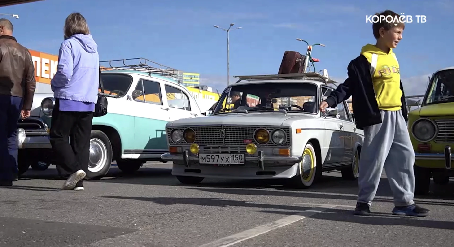 🚘«Старый Дилижанс» закрыл сезон рекордом: в Королёве собрали 67 ретроавтомобилей
